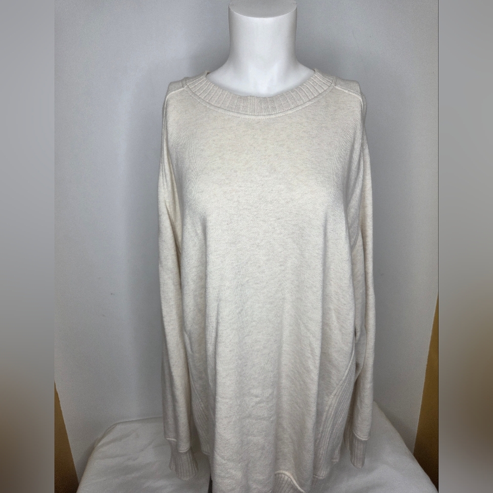 Aerie Size M Womens Cozy Cream Oversized  Sweatshirt.